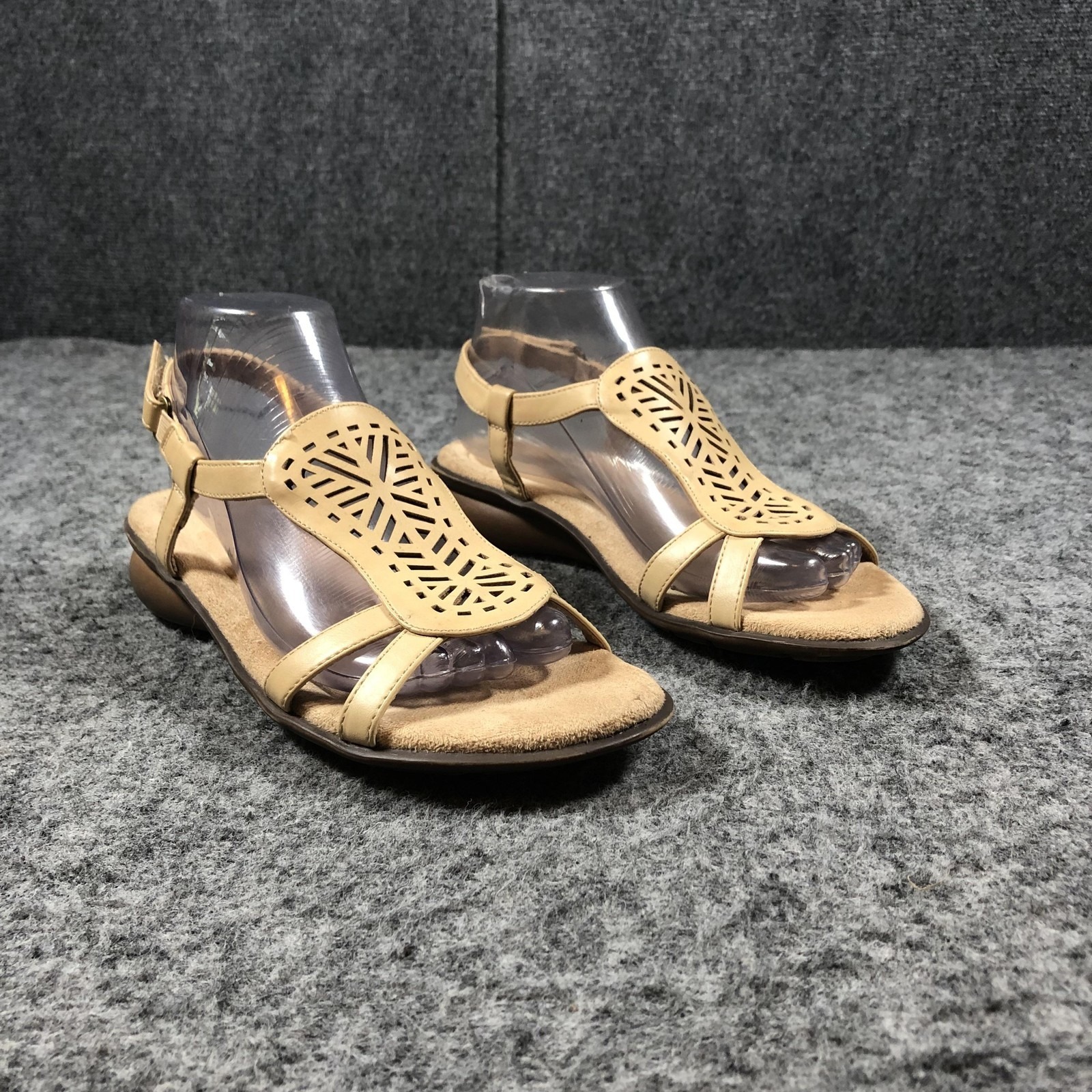 Naturalizer Jarreau Sandals Womens 8w Beige Strappy Wedge Comfort